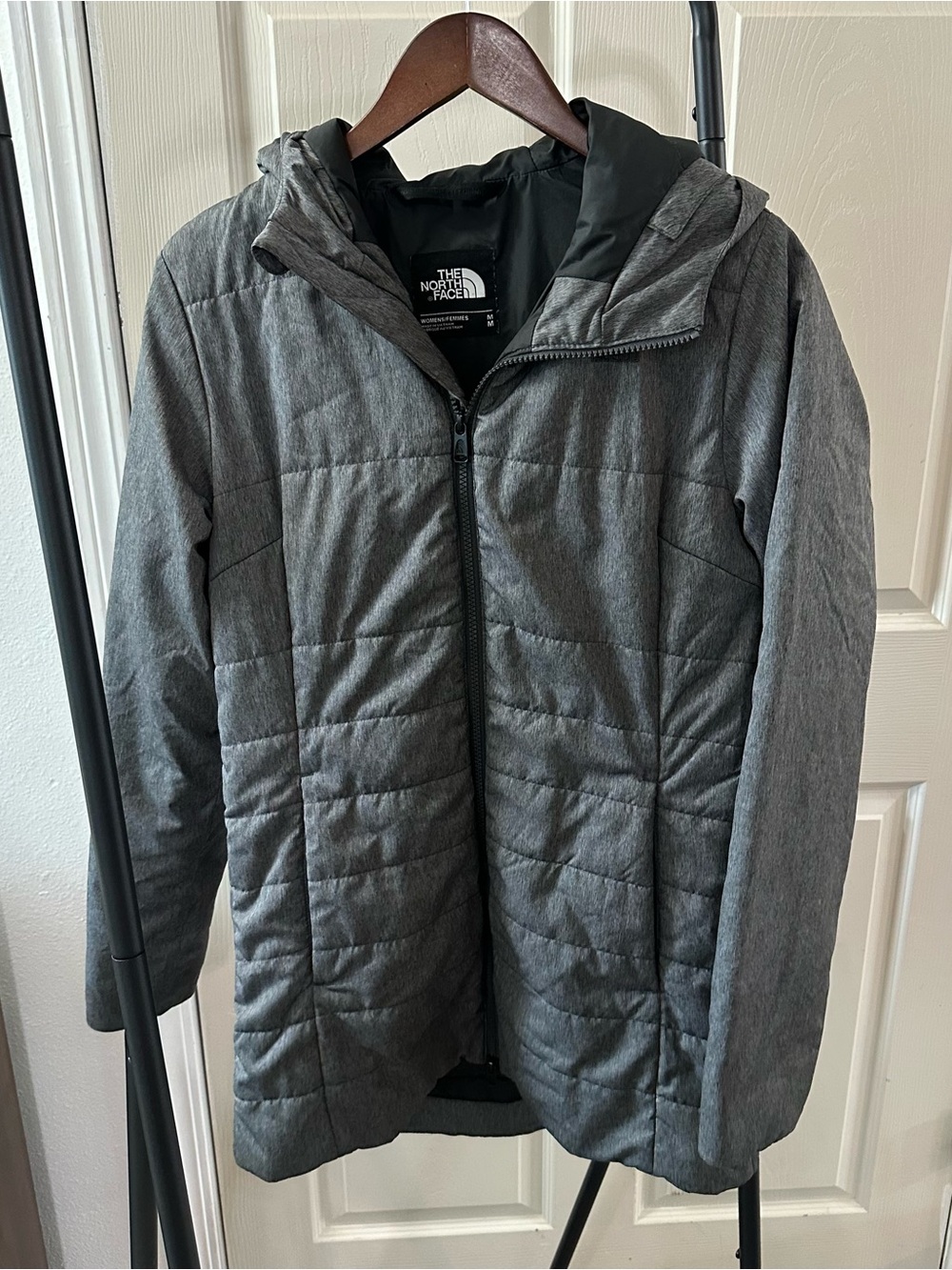 The North Face Black Women's Insulated Jacket with Logo Patch 🤍